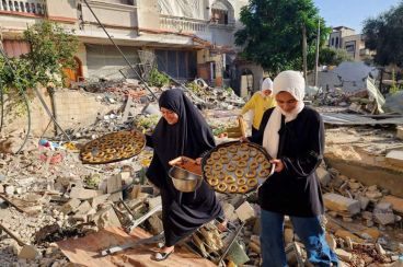 When the Merkava doesn't scare you… Cakes and cookies for the Eid